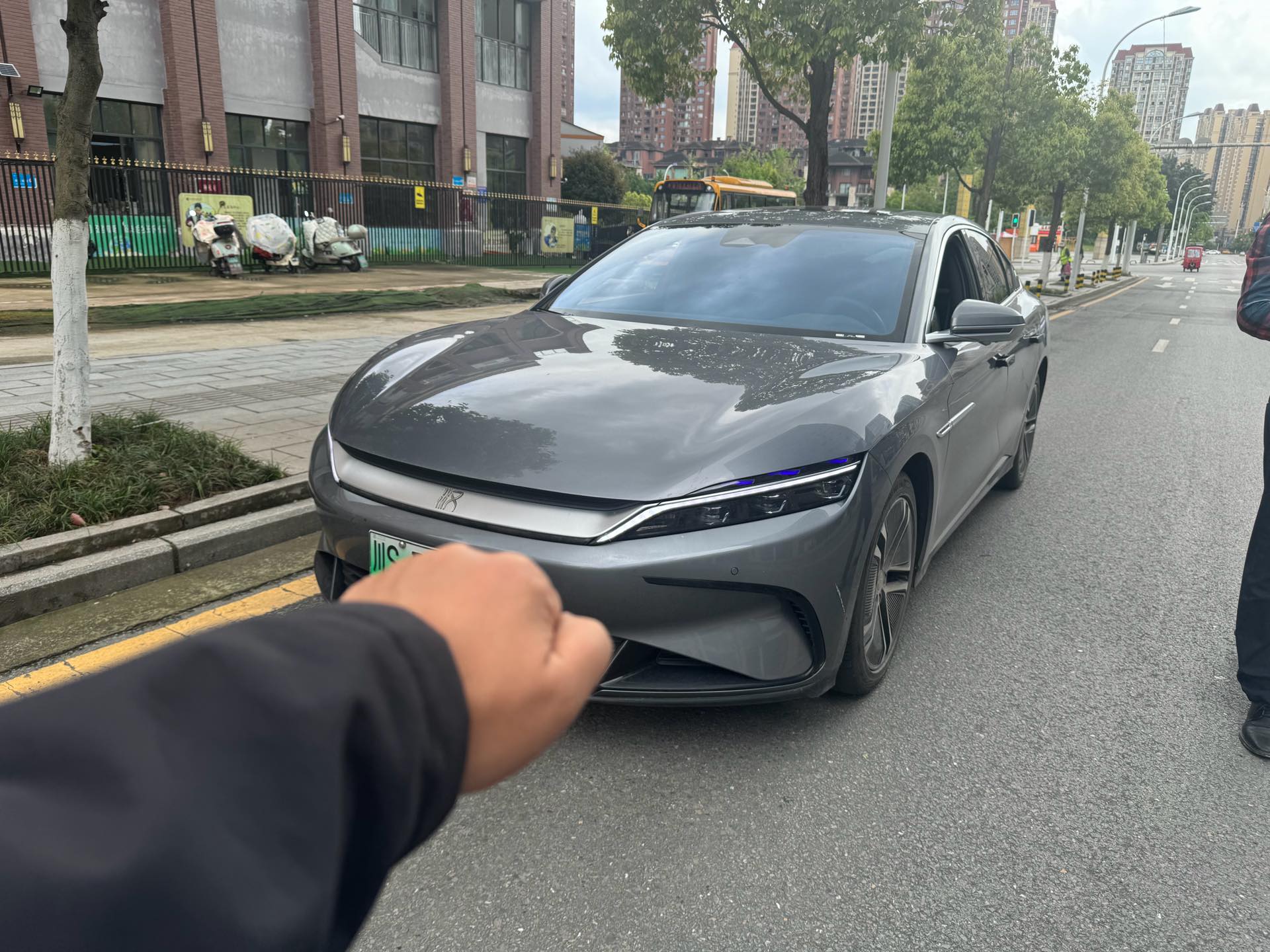 BYD Han 2023 汽车图片 