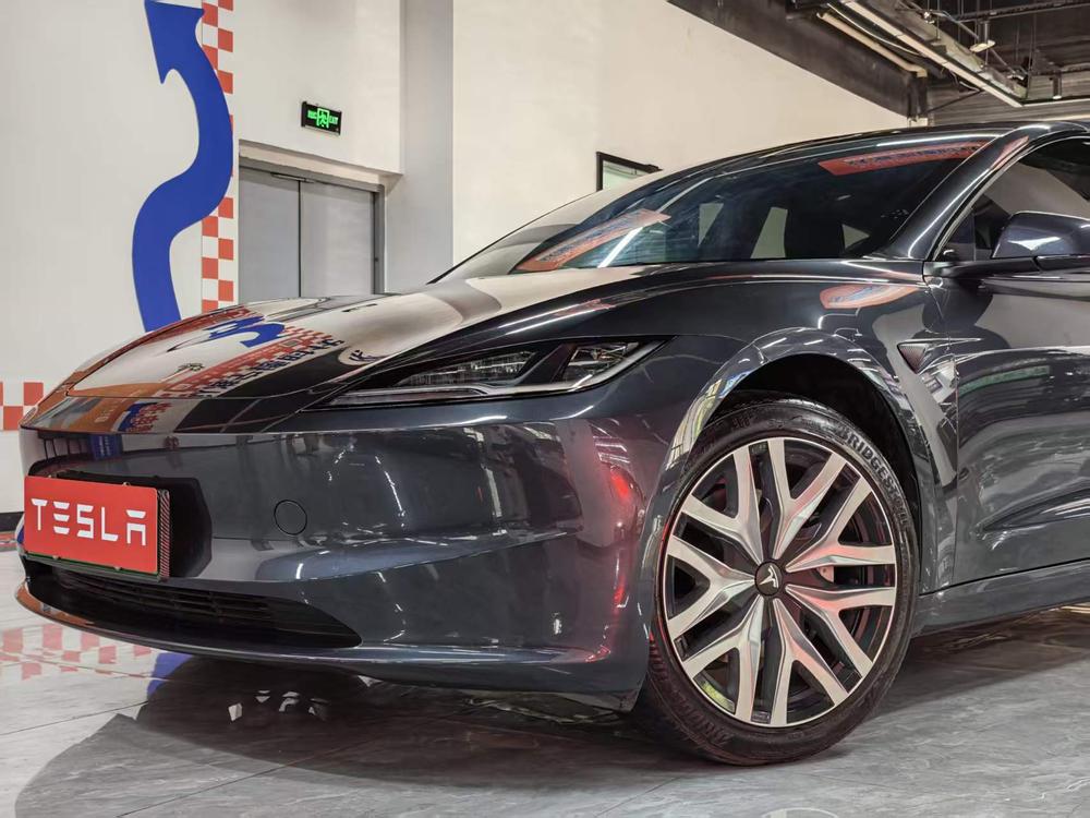 Tesla Model 3 2025 car image #8