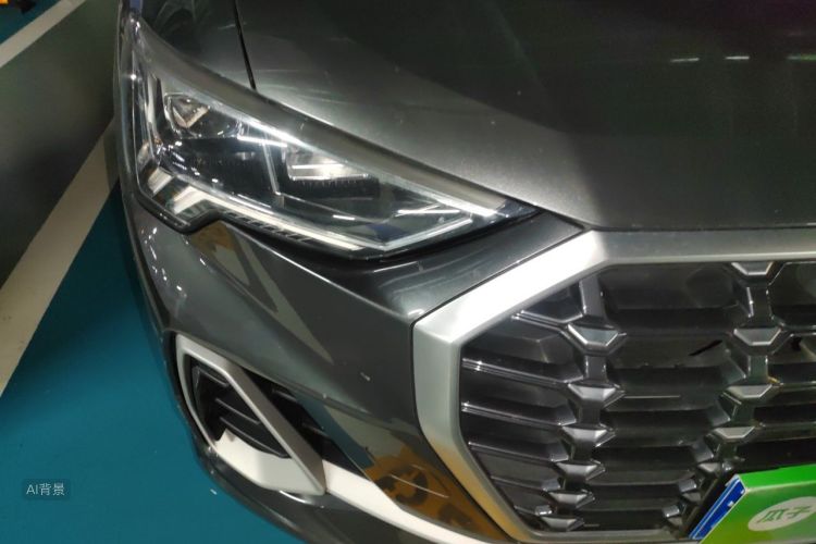 Audi Q3 2021 car image #8