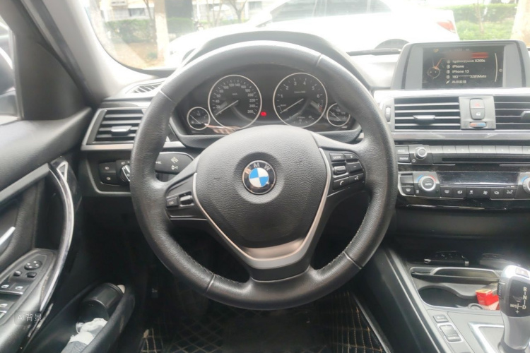 BMW 3 Series 2017 car image #12