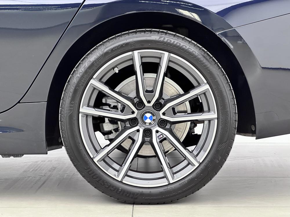 BMW 3 Series 2024 #6 BMW 3 Series 2024 car image #6