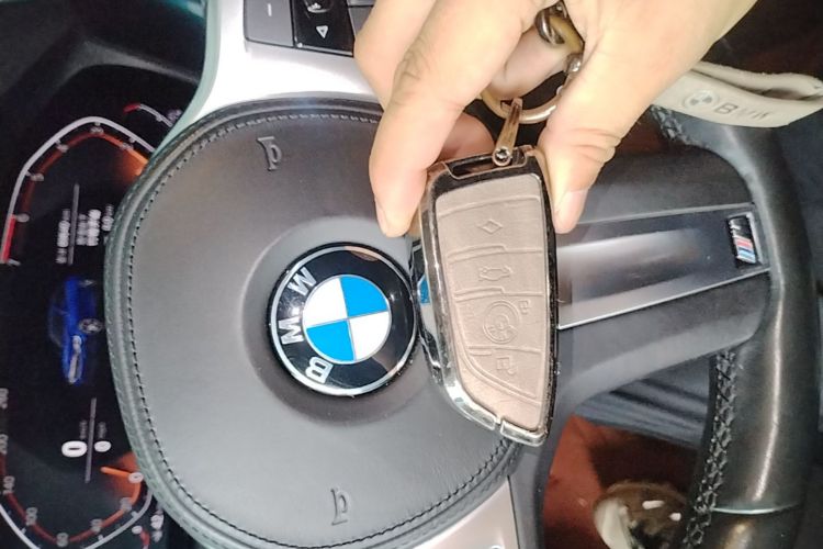BMW 3 Series 2020 car image #9