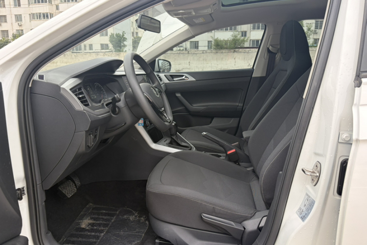 Volkswagen Polo 2021 car image #15