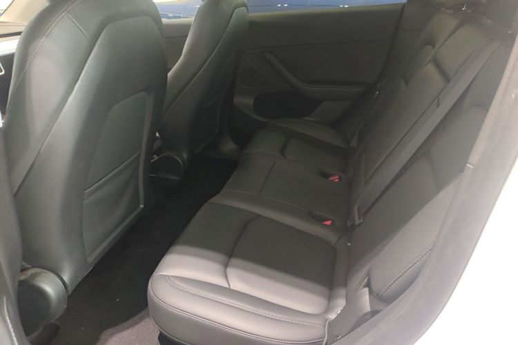 Tesla Model Y 2024 car image #13