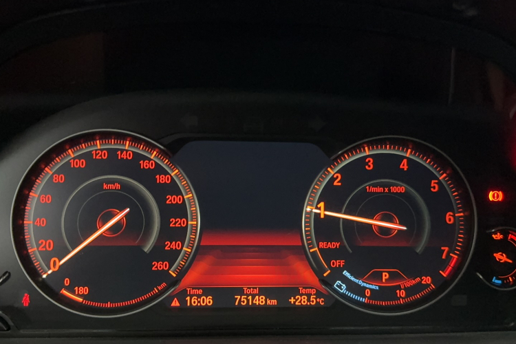 BMW 3 Series 2019 car image #10
