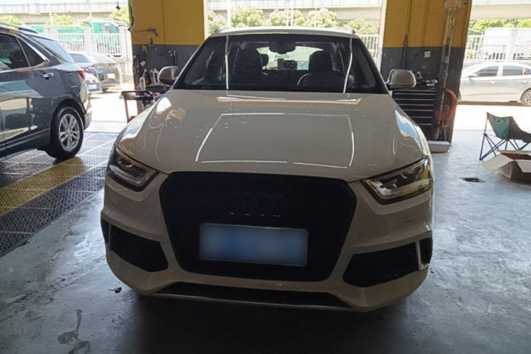 Audi Q3 2015 car image #3