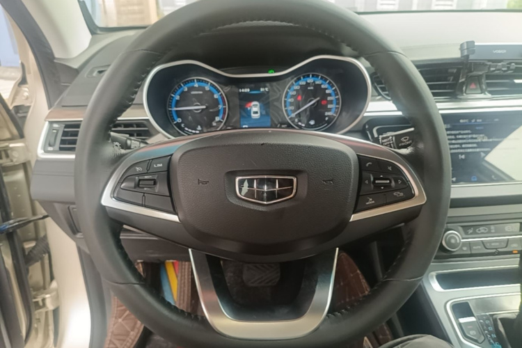 GEELY Emgrand 2019 #15 GEELY Emgrand 2019 car image #15