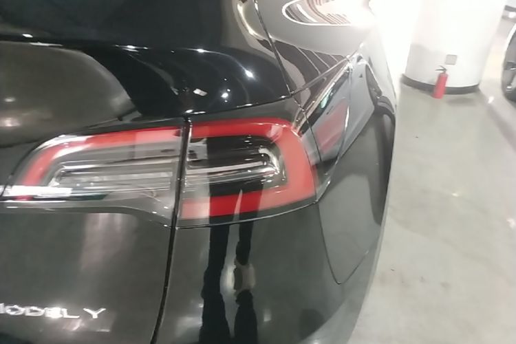 Tesla Model Y 2021 #8 Tesla Model Y 2021 car image #8