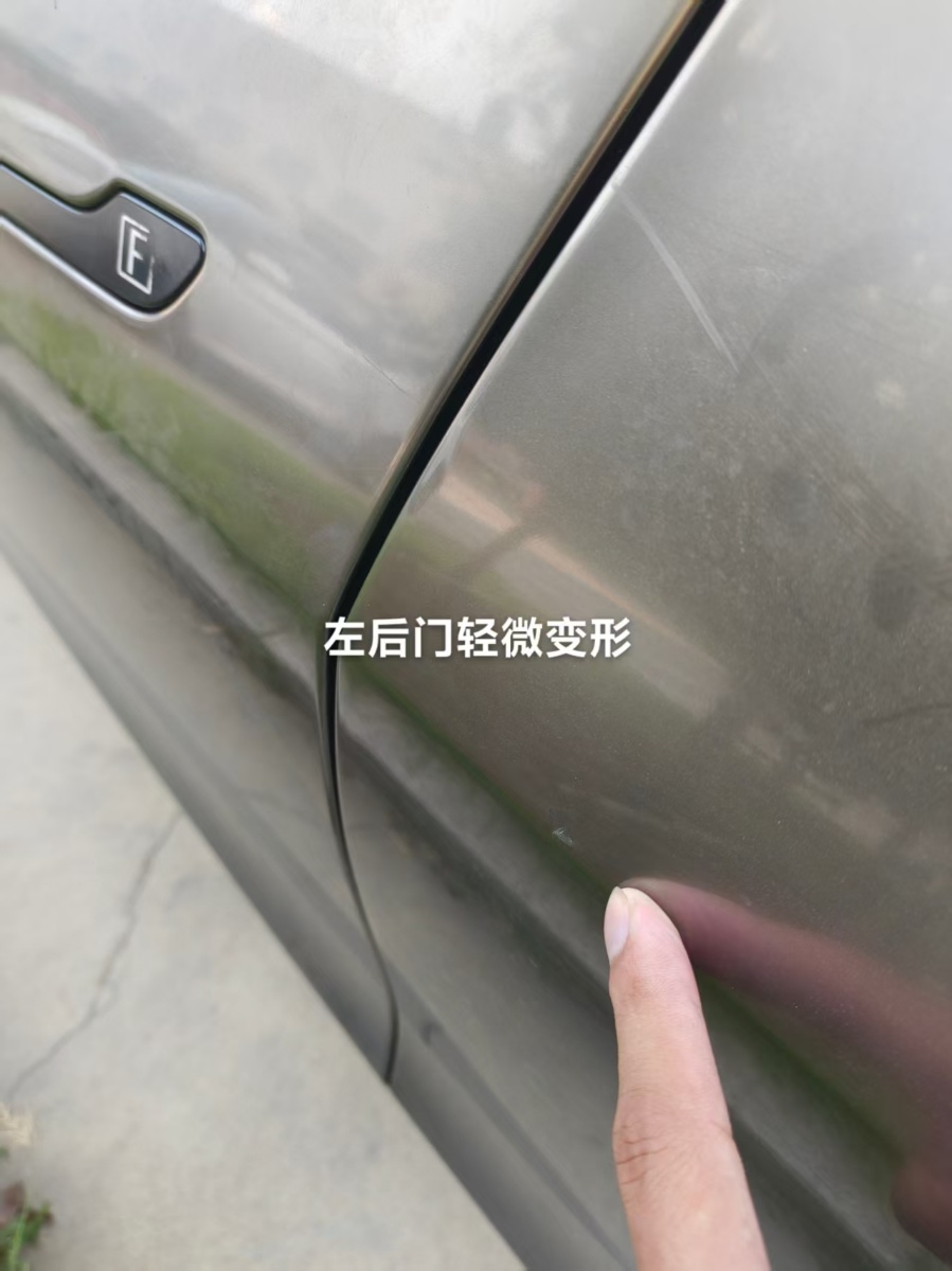 Tesla Model Y 2023 car image #9