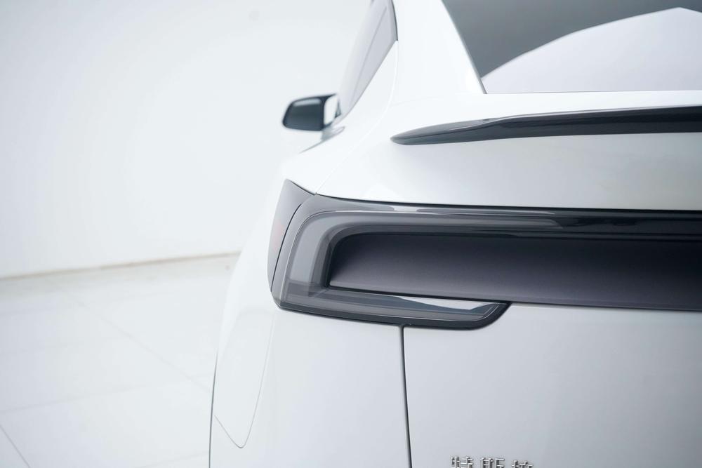 Tesla Model Y 2025 #8 Tesla Model Y 2025 immagine di auto #8