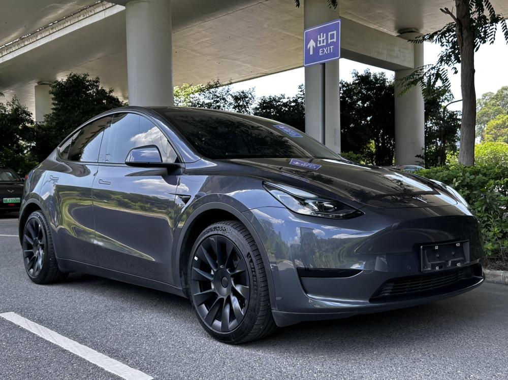 Tesla Model Y 2022 car image #3