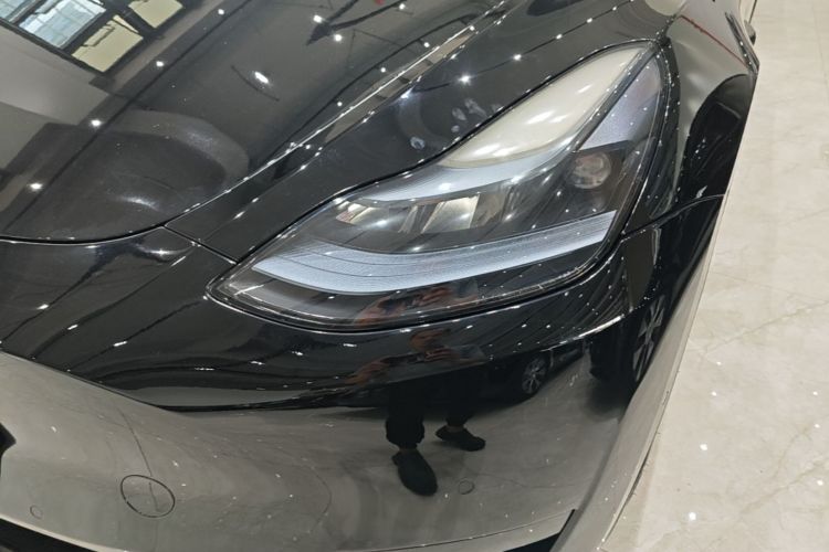 Tesla Model Y 2023 car image #23