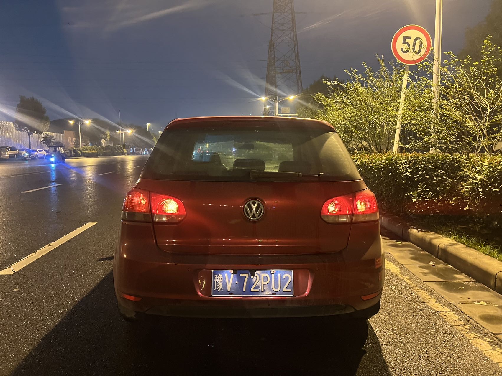Volkswagen Golf 2011 car image #7