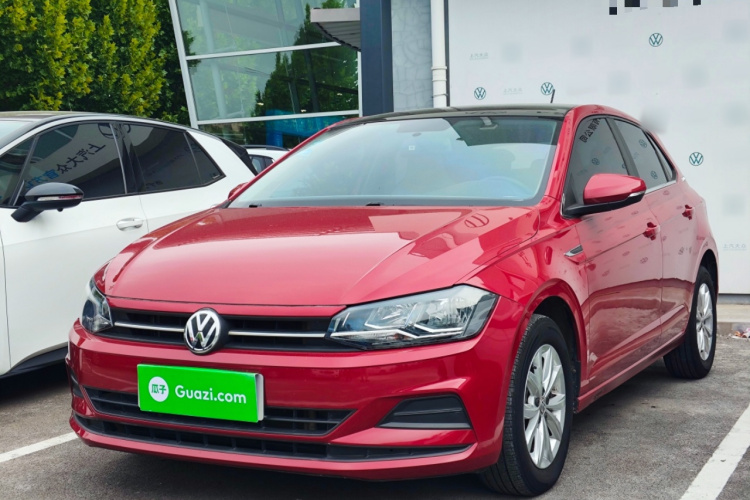 Volkswagen Polo 2019 car image #2