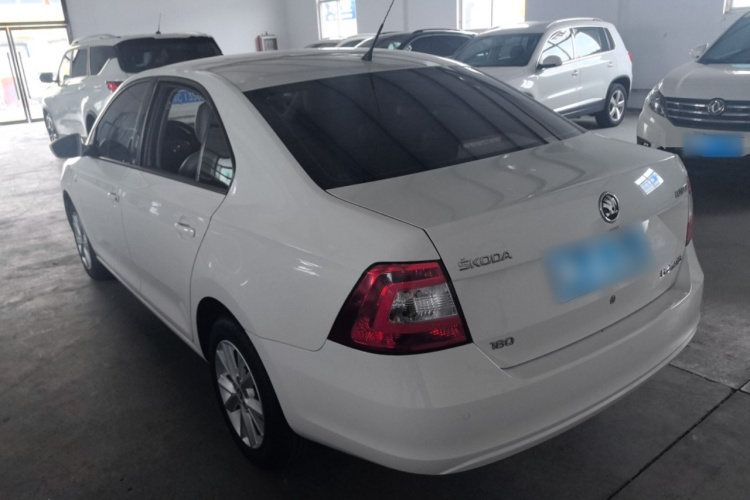 Skoda Rapid 2017 image de voiture #5