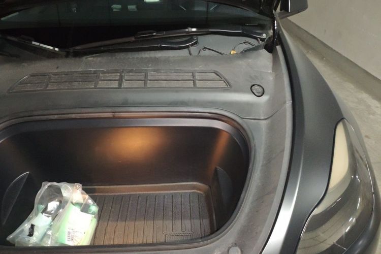 Tesla Model Y 2022 car image #29