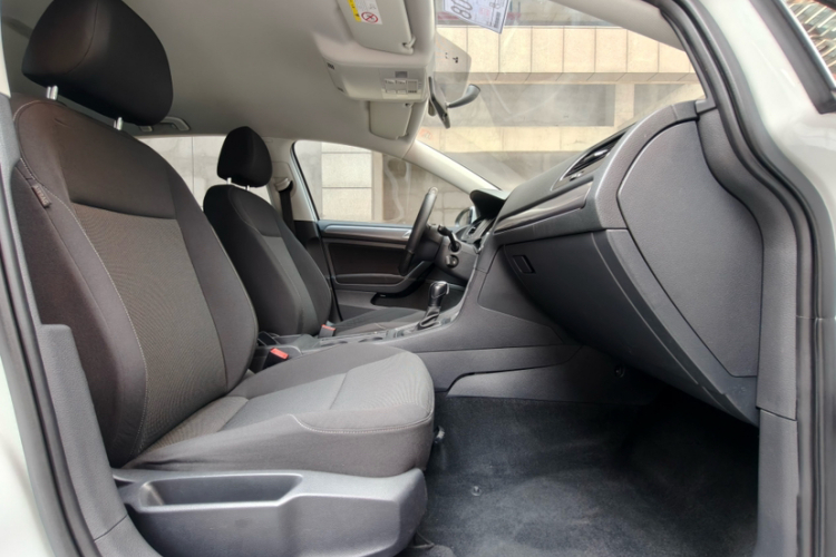 Volkswagen Golf 2016 car image #29