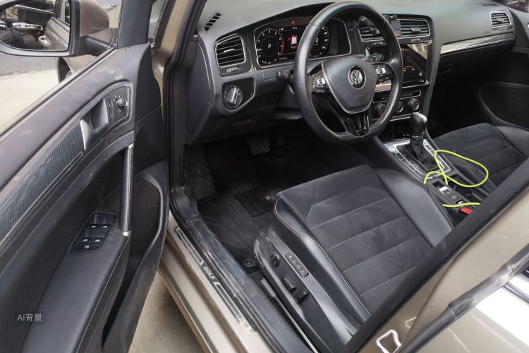 Volkswagen Golf 2020 car image #18