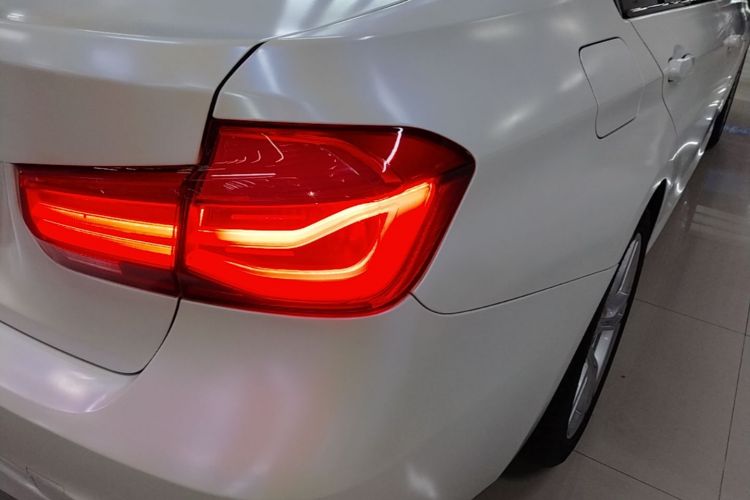 BMW 3 Series 2018 #8 BMW 3 Series 2018 imagem de carro #8