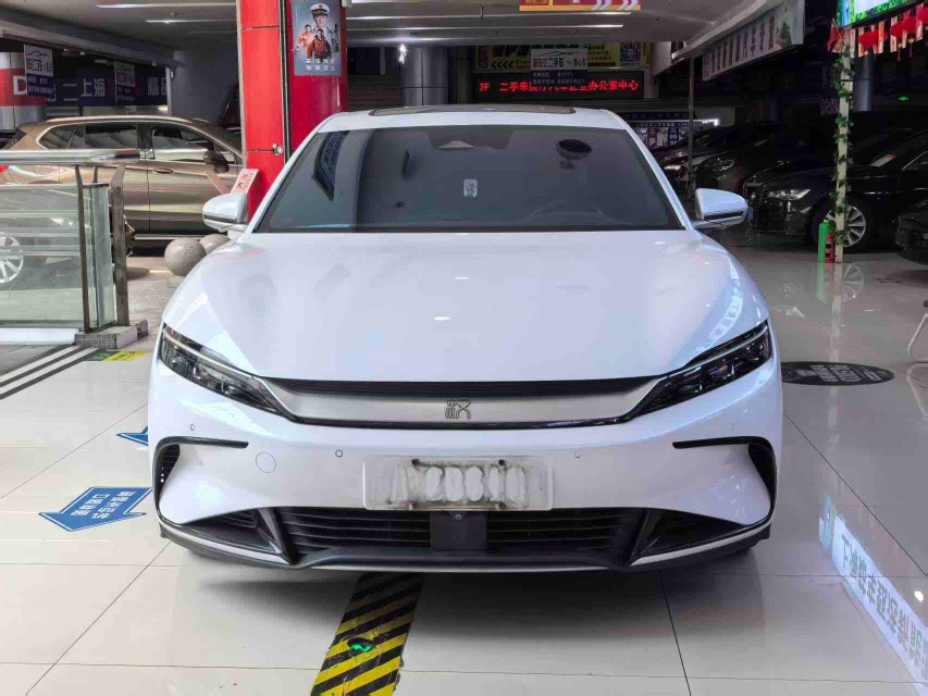 BYD Han 2023 car image #2