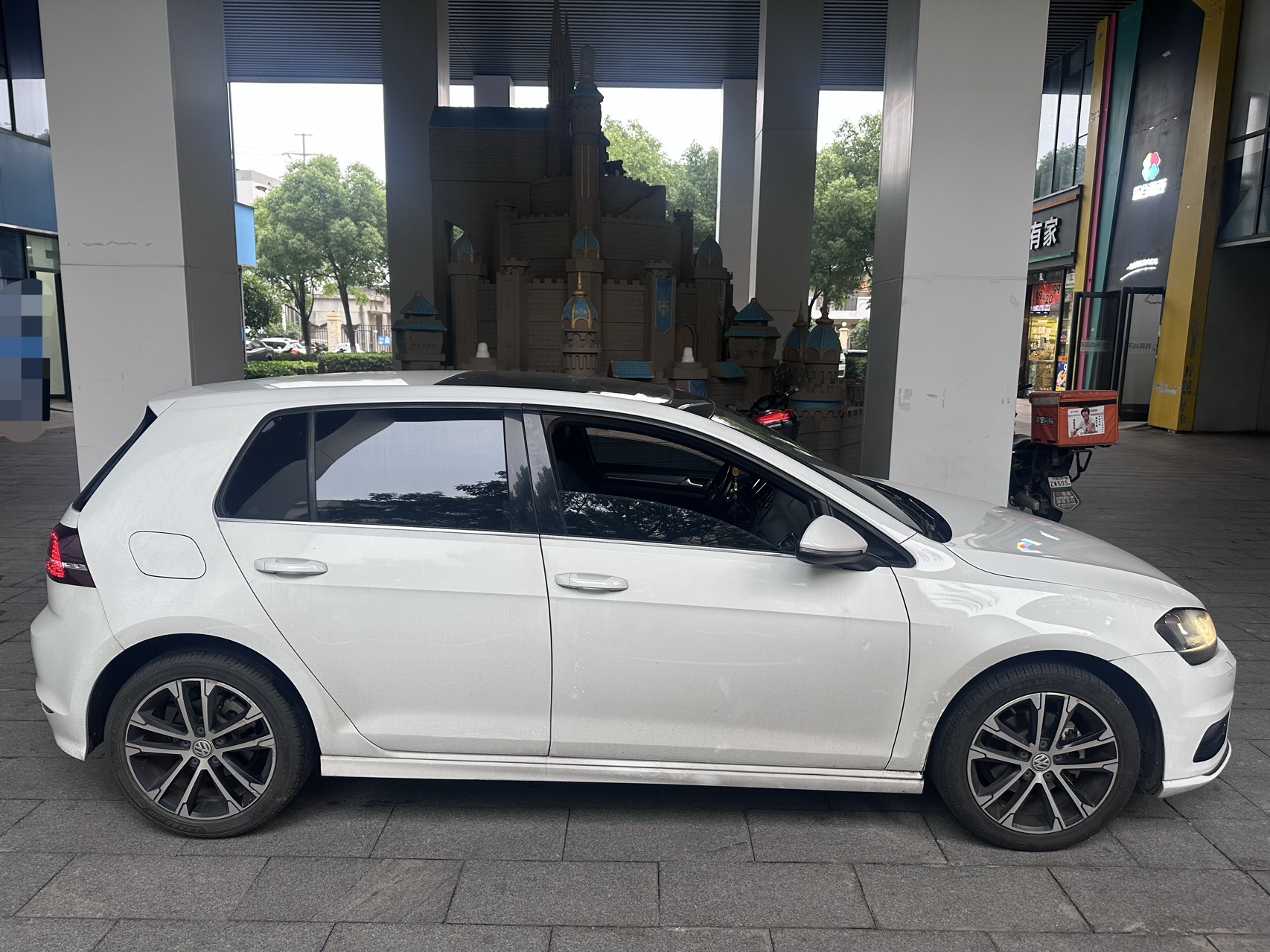 Volkswagen Golf 2017 car image #7