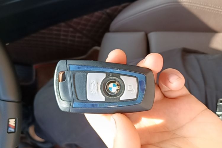BMW 3 Series 2018 car image #9