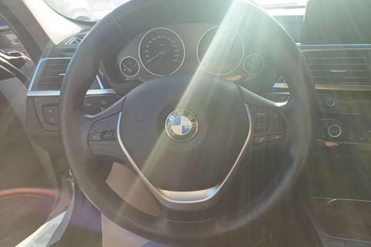 BMW 3 Series 2019 #15 BMW 3 Series 2019 car image #15