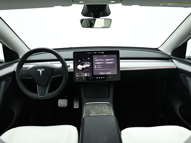 Tesla Model Y 2024 imagen de coche #6