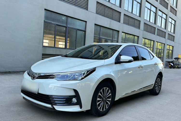 Toyota Corolla 2017 car image #2
