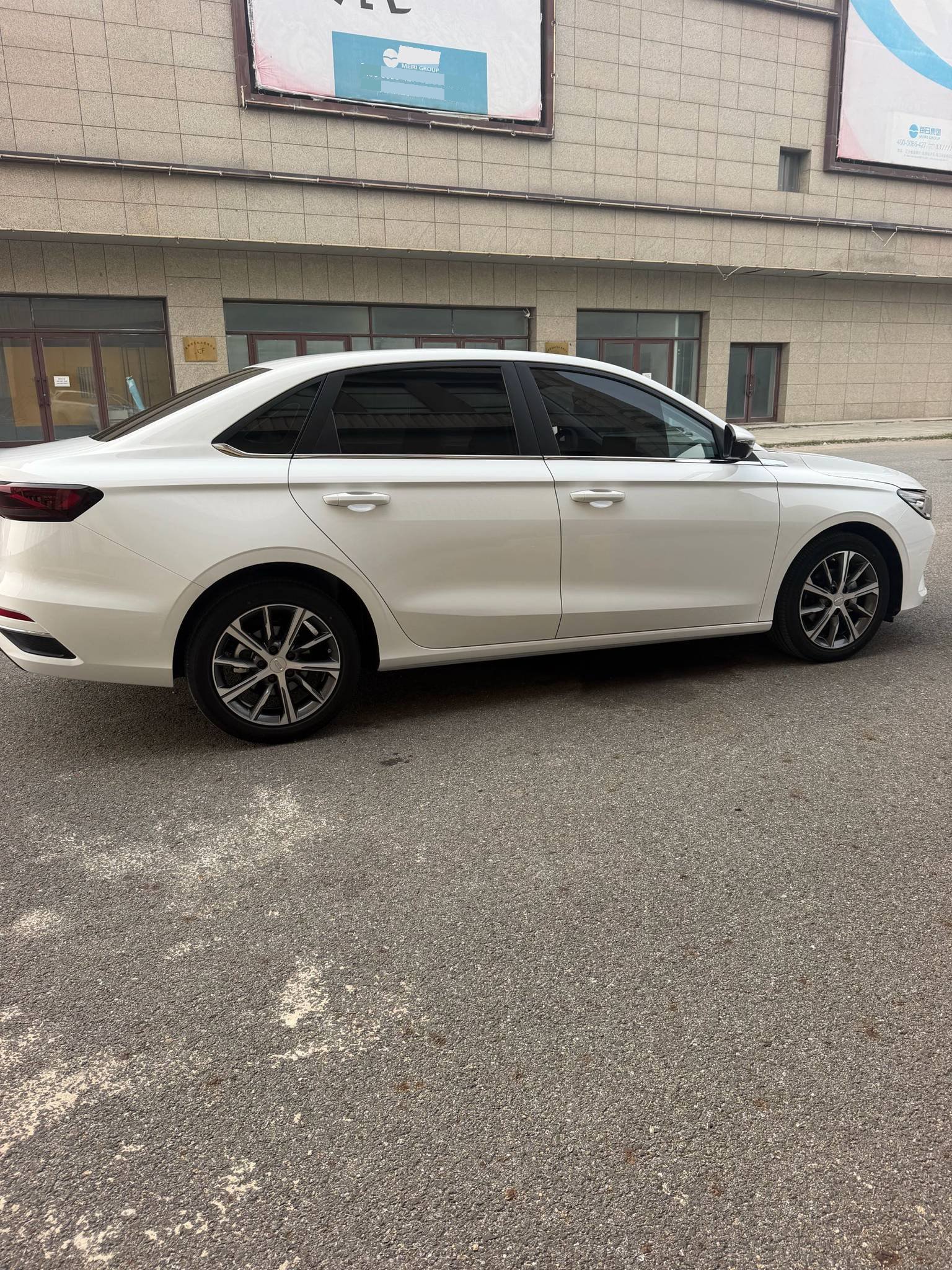 GEELY Emgrand 2023 #4 GEELY Emgrand 2023 car image #4
