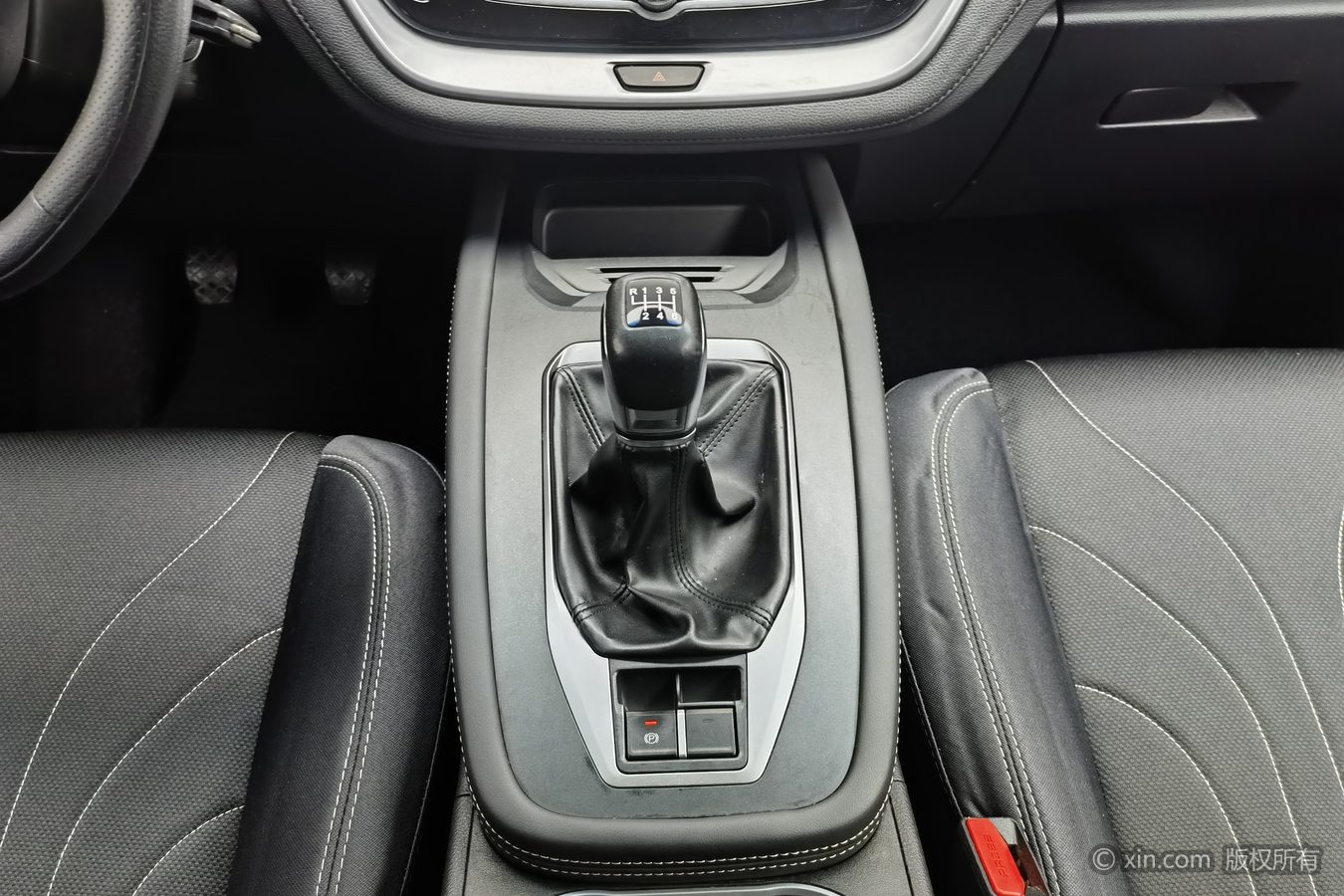 Jetour X70M 2023 #14 Jetour X70M 2023 car image #14