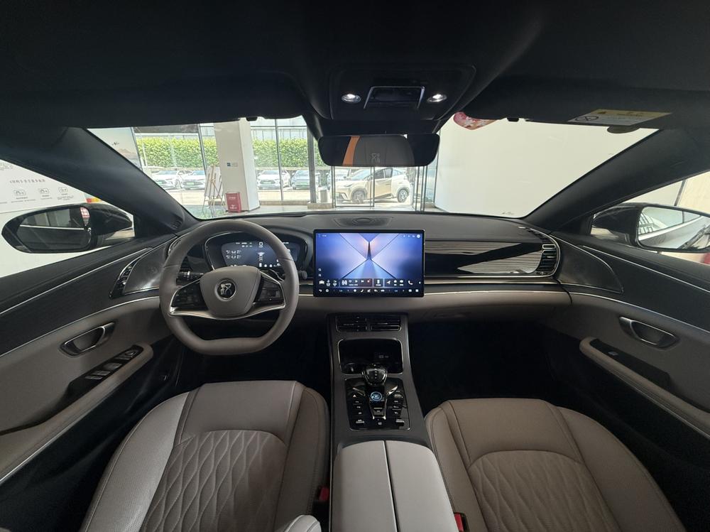 BYD Han 2025 car image #7