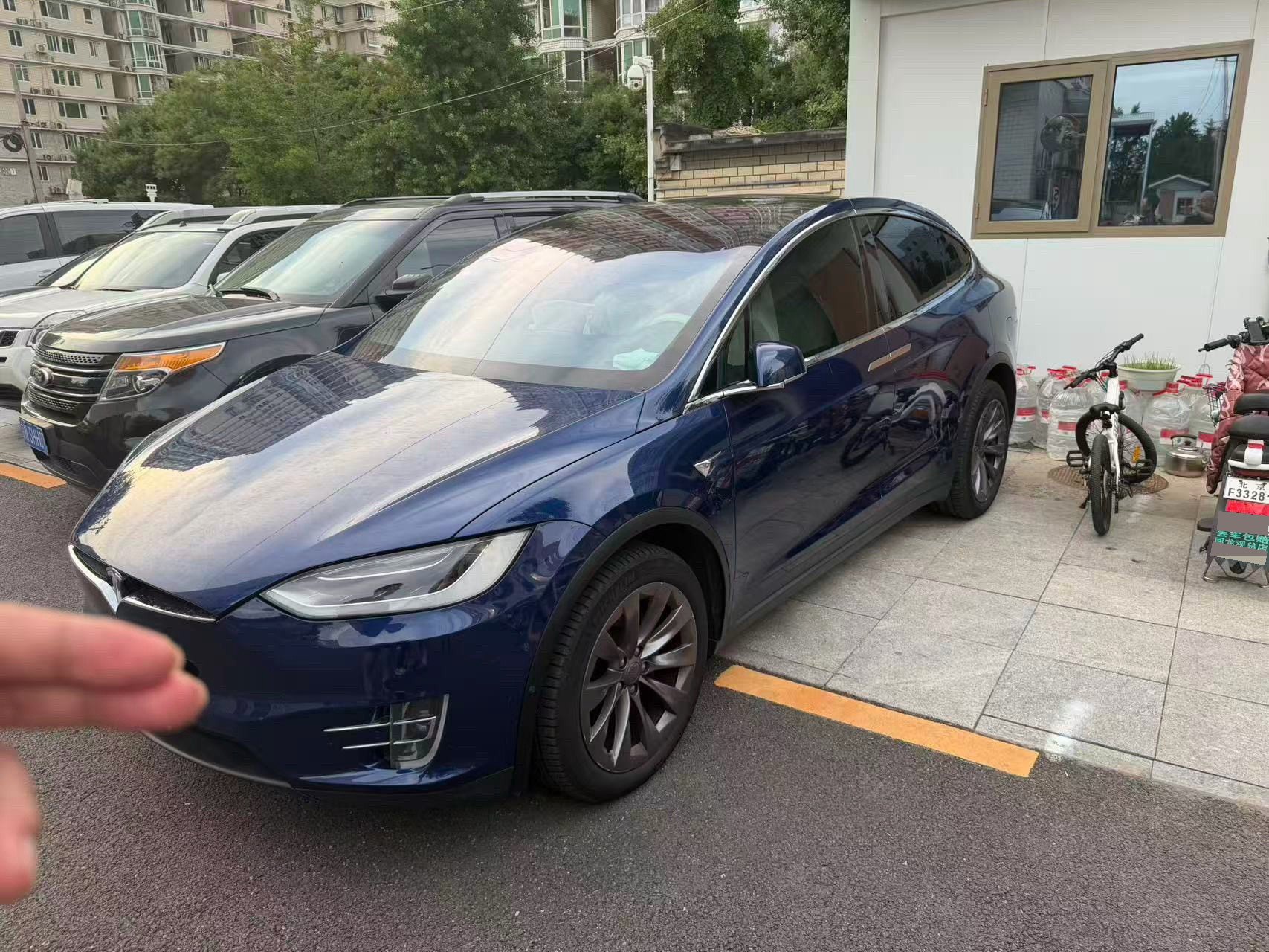 Tesla Model X 2019 Tesla Model X 2019 car image