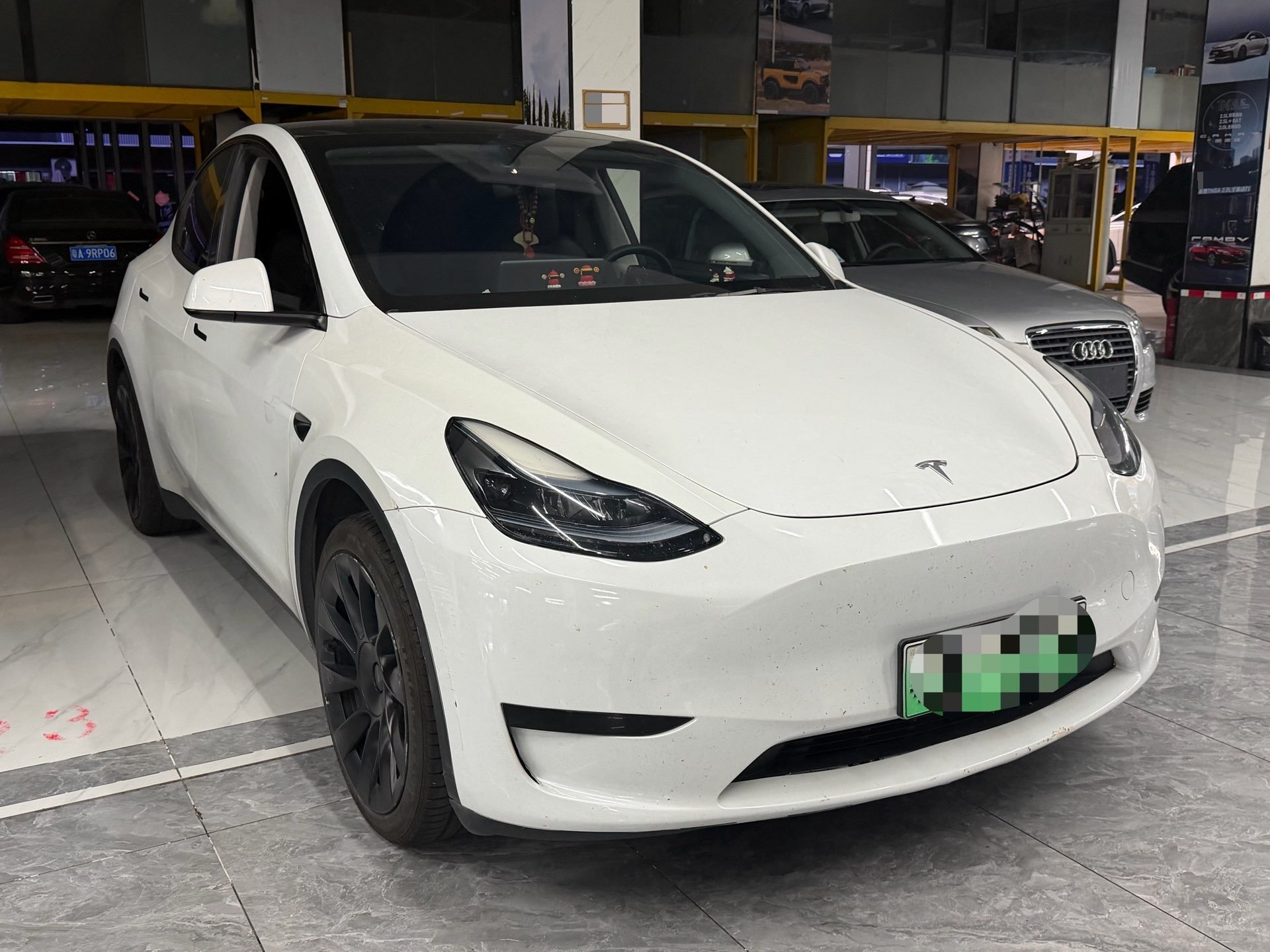 Tesla Model Y 2024 #2 Tesla Model Y 2024 صورة سيارة #2