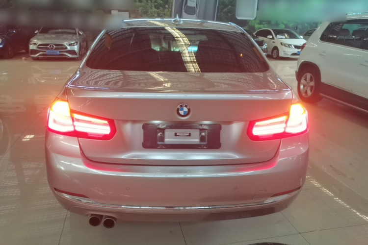 BMW 3 Series 2017 #6 BMW 3 Series 2017 car image #6
