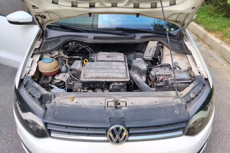 Volkswagen Polo 2017 car image #19