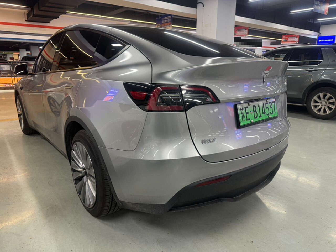 Tesla Model Y 2024 #9 Tesla Model Y 2024 car image #9