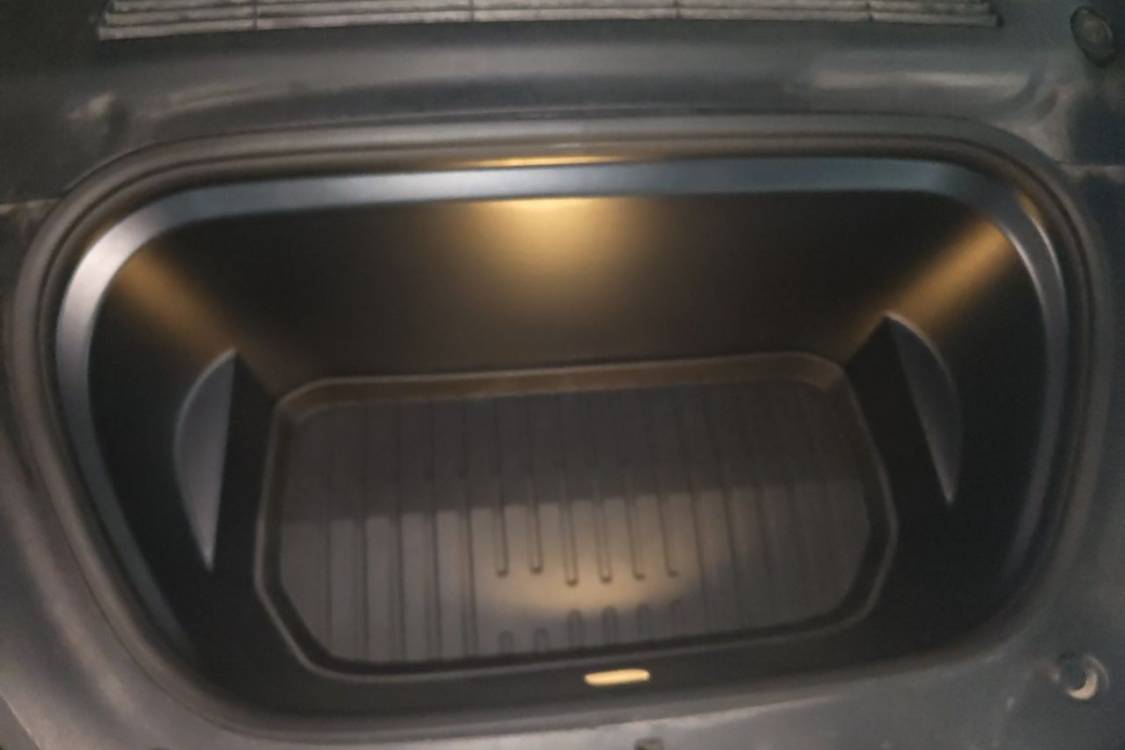 Tesla Model Y 2024 #10 Tesla Model Y 2024 car image #10