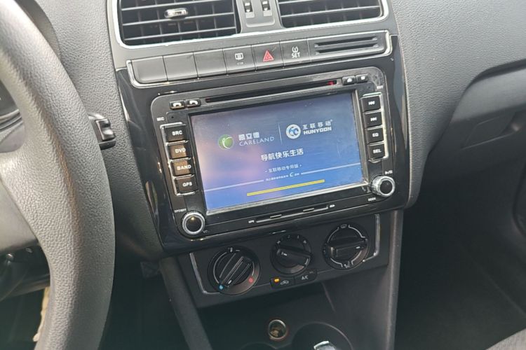 Volkswagen Polo 2015 #17 Volkswagen Polo 2015 car image #17