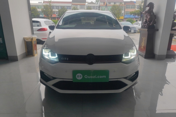 Volkswagen Polo 2017 car image #3