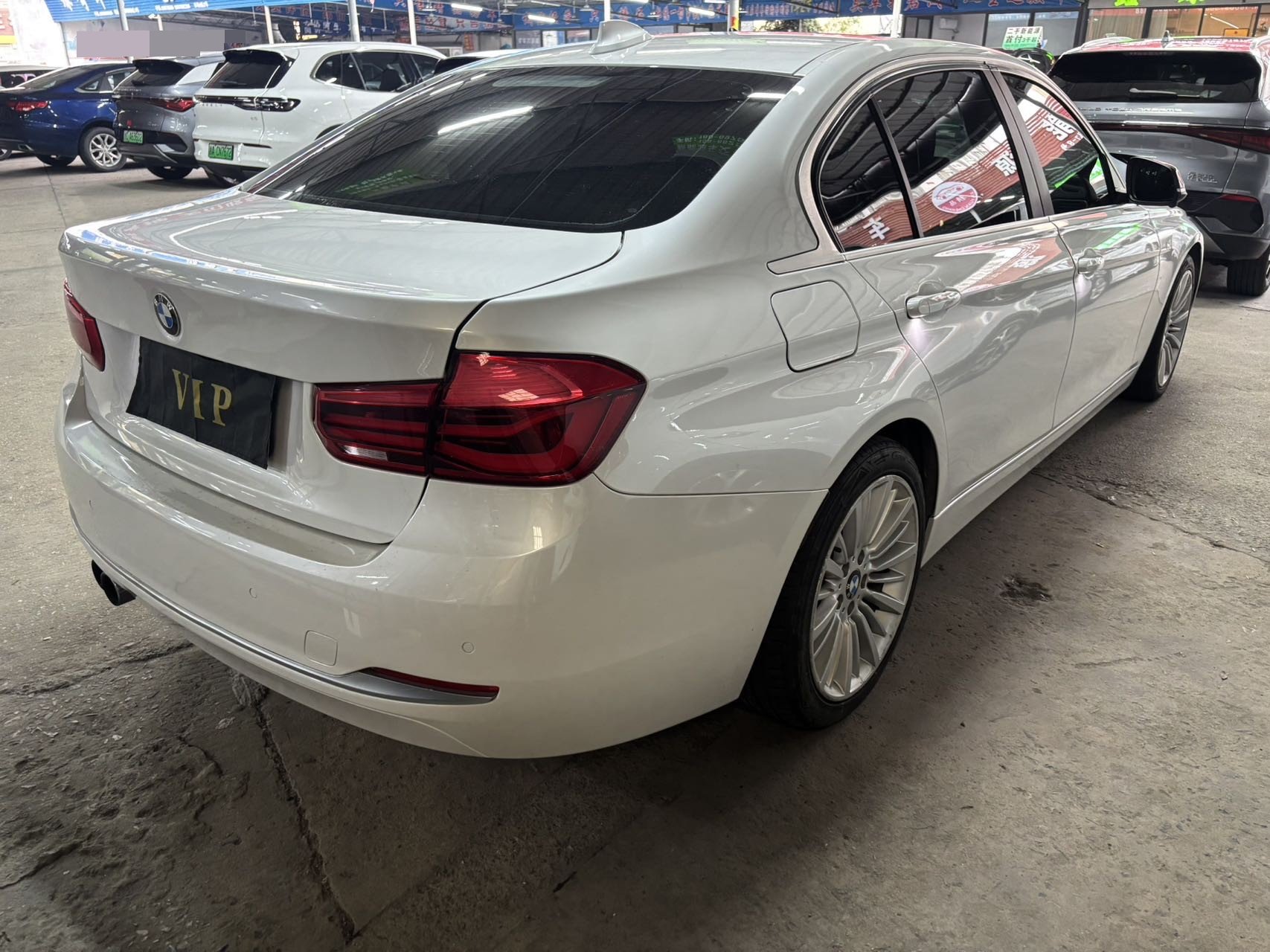 BMW 3 Series 2018 #4 BMW 3 Series 2018 car image #4
