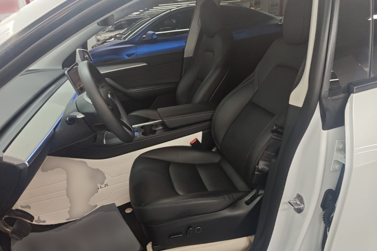 Tesla Model Y 2023 #15 Tesla Model Y 2023 car image #15