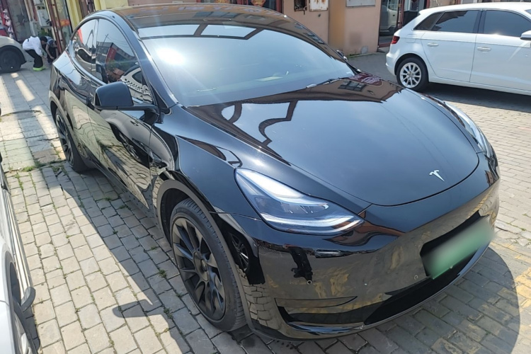 Tesla Model Y 2023 #4 Tesla Model Y 2023 car image #4