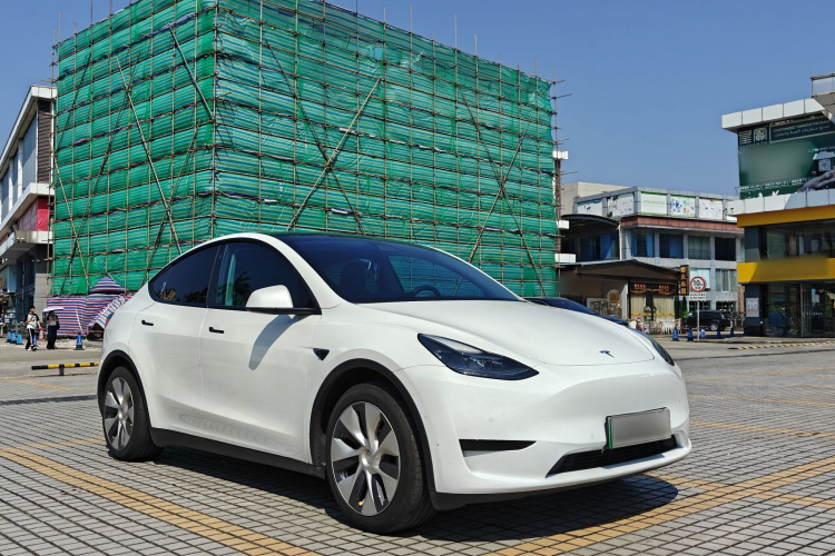 Tesla Model Y 2022 #5 Tesla Model Y 2022 car image #5