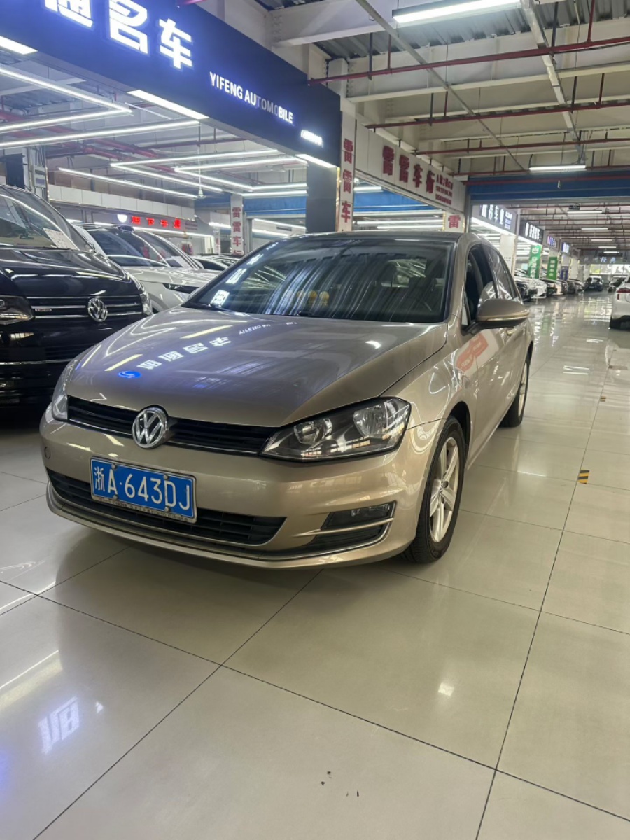 Volkswagen Golf 2015 Volkswagen Golf 2015 immagine di auto