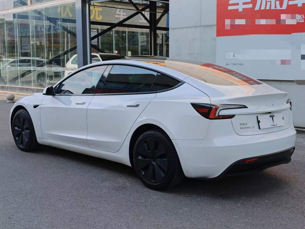 Tesla Model 3 2025 immagine di auto #5