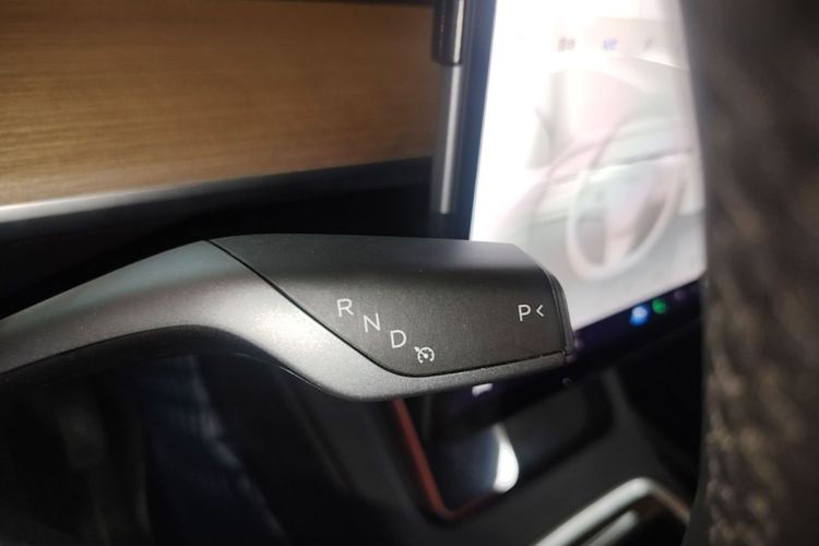 Tesla Model Y 2021 #14 Tesla Model Y 2021 car image #14
