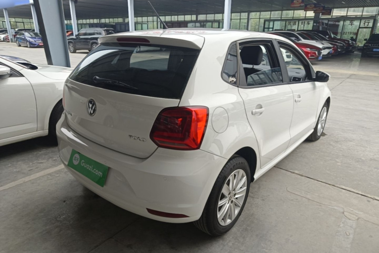 Volkswagen Polo 2016 car image #7