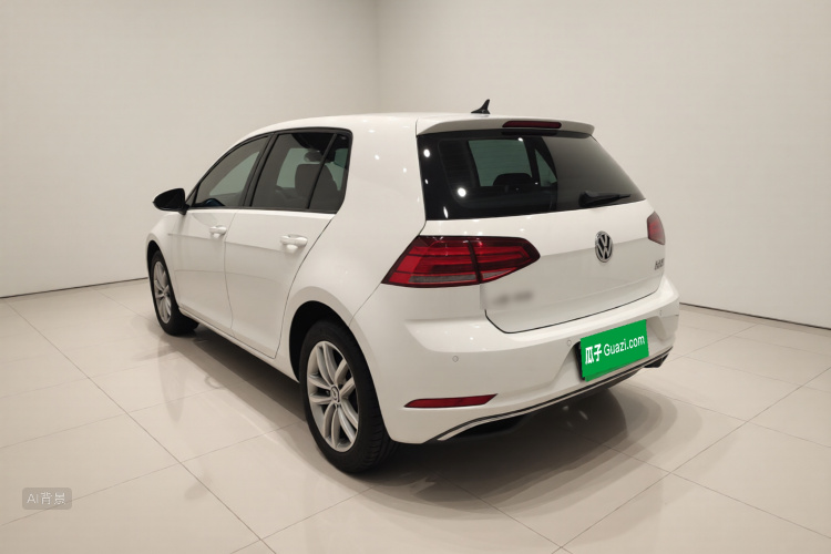 Volkswagen Golf 2019 car image #5