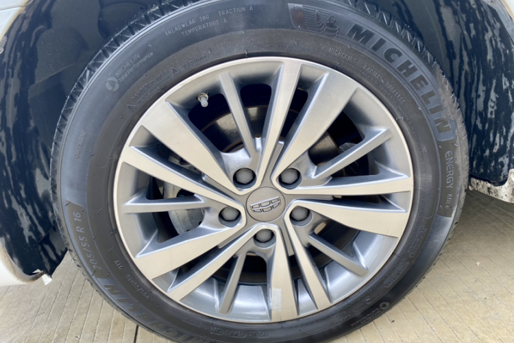 GEELY Emgrand 2019 #10 GEELY Emgrand 2019 car image #10